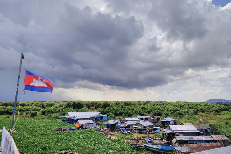Drijvende dorpjes langs het Tonlé Sap meer