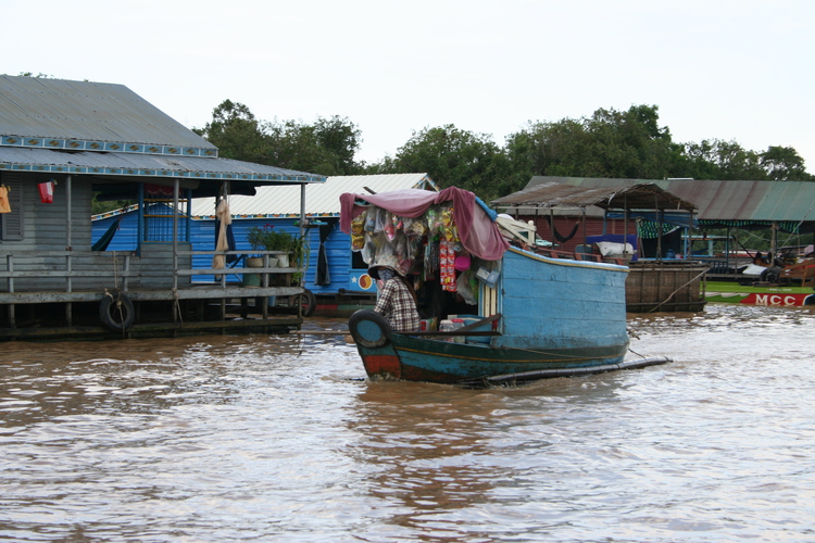 Drijvende dorpjes langs het Tonlé Sap meer